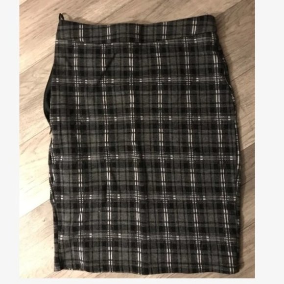 Plaid Bodycon Skirt - Picture 9 of 10